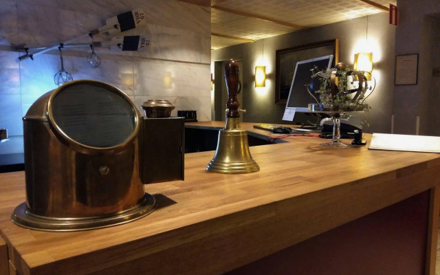 Hamnhotellet Kronan