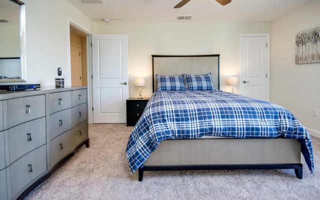 Romeo Circle Villa Storey Lake 1