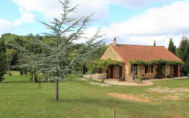 Gite Mazeyrolles, 3 pièces, 4 personnes - FR-1-616-106