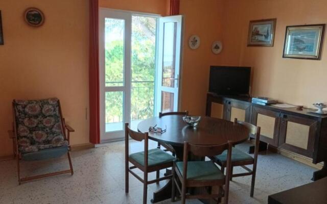 Appartamento panoramico con vista mare.