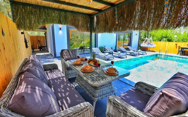 Luxury Villa With View in Uzumlu Kalkan