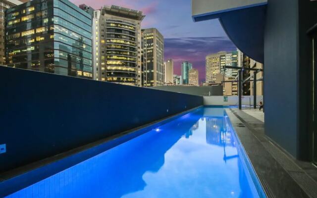 Amazing Brisbane CBD 2 Bedroom Apartment With River Views