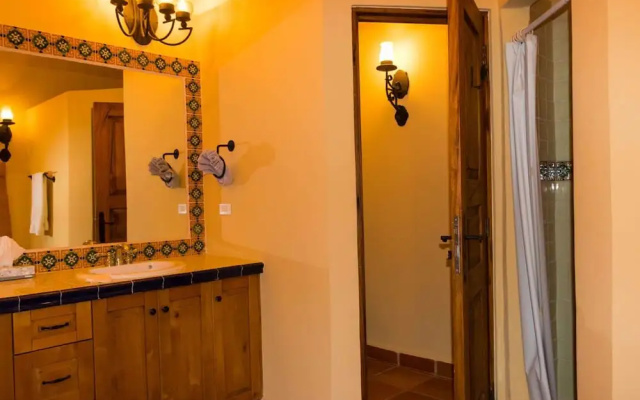 Casa Pequena 1 BR by Casago