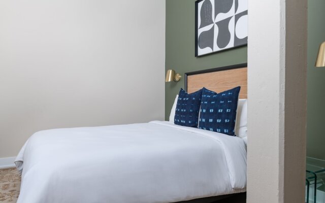 Sonder by Marriott Bonvoy Jewelers Row Apartments Millenium Park