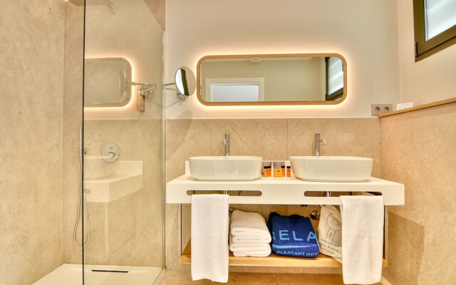 Relaxia Beverly Suites