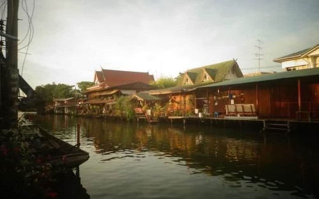 Bang Luang House