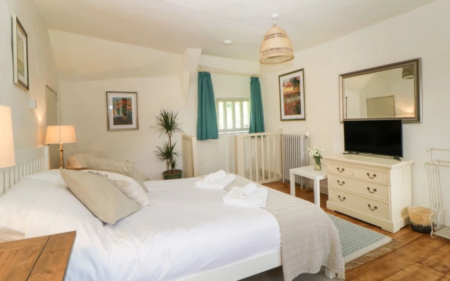 The Hideaway at Burrow Hill