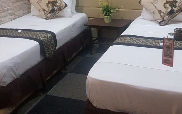 Roy's Cabin Suites