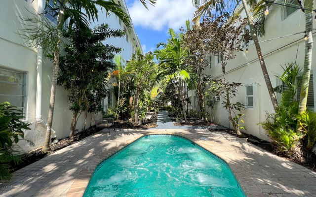 North Beach Hotel