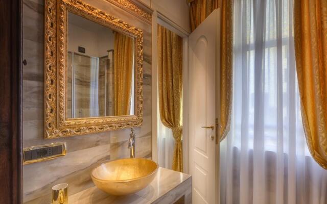 Trevi Fountain Luxury Home