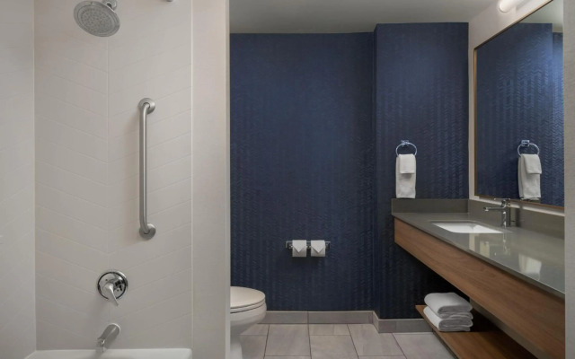 Fairfield Inn & Suites by Marriott Roanoke Hollins/I-81