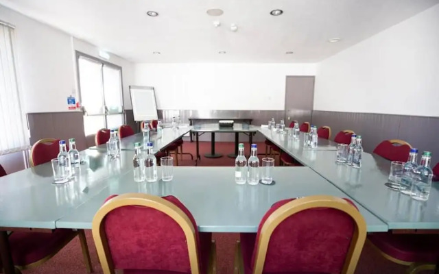 The Raceby Hotel Part of AG Collection