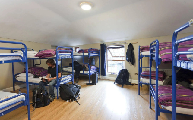 Isaacs Hostel