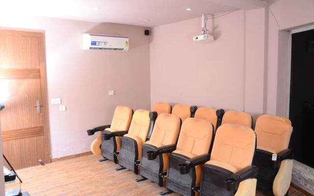 Bankey Bihari Holiday Homes By Naavagat