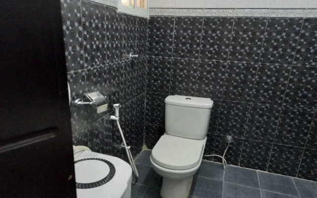 Super Oyo 147 Babylon Furnished Apartment