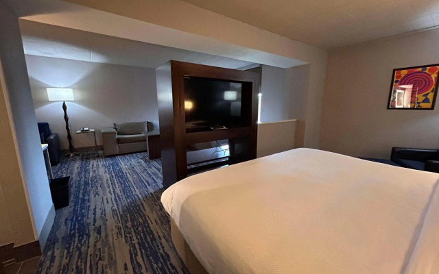 Skyline Hotel Detroit Airport, SureStay Collection by BW