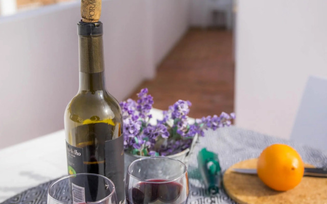 B10 - Top-Floor Bay View