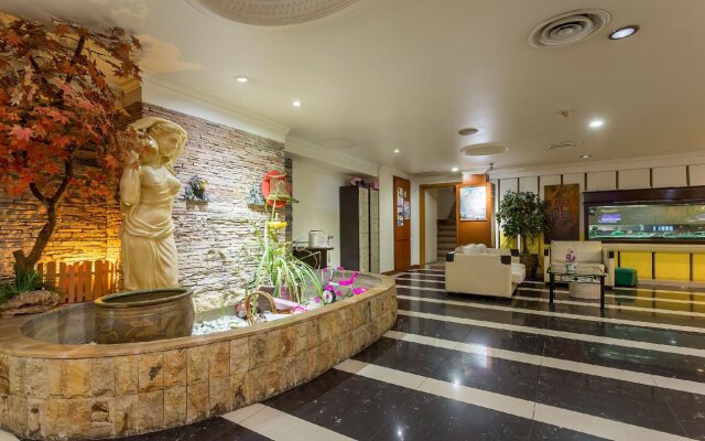 Hotel Chinatown 2 by ZEN Rooms