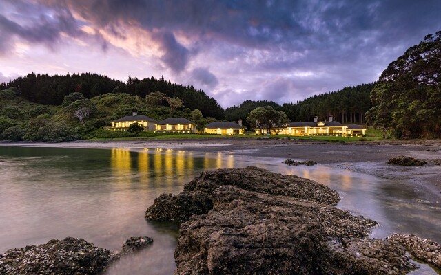 Helena Bay Lodge