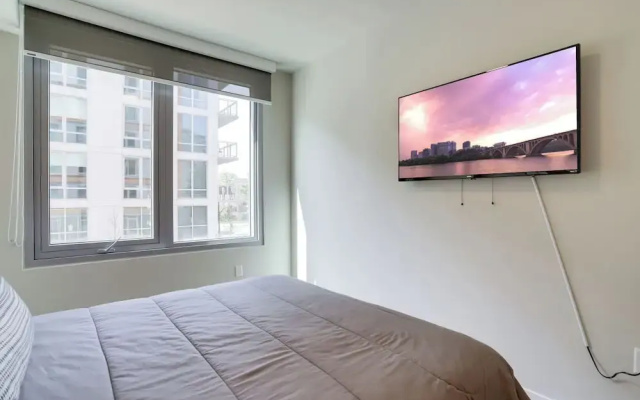 Gorgeous 1Br at Clarendon With Gym