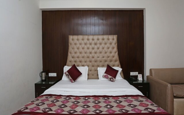 OYO 1492 Hotel Broadway Inn