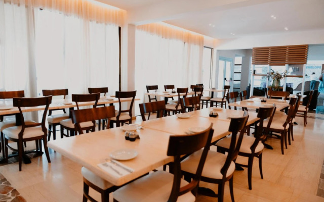 Penelope Beach Hotel Apts