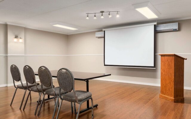 Travelodge Owen Sound ON