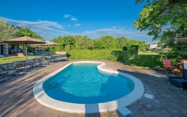 Beautiful Villa With Swimming Pool and Fenced Garden