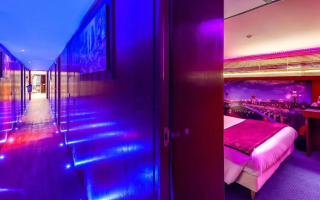 VIP Paris Yacht Hotel