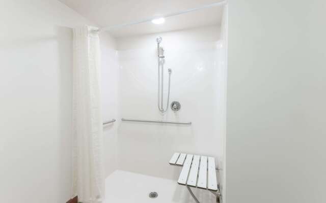 Super 8 by Wyndham Beaver Falls