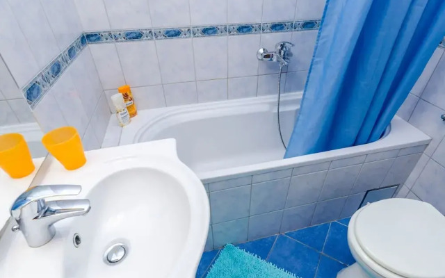 Ana Apartment - One Bedroom Apartment With Balcony