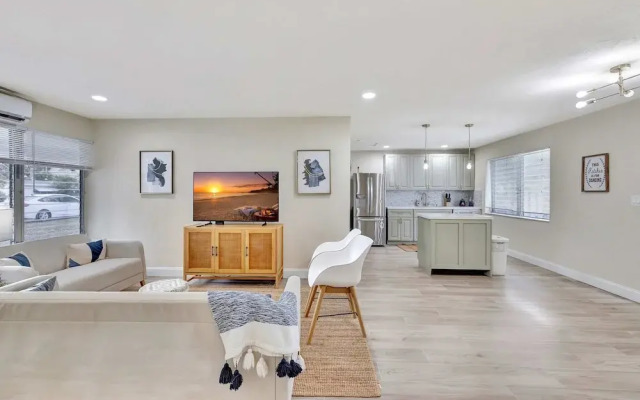 Pompano Beach Bungalow for 5!