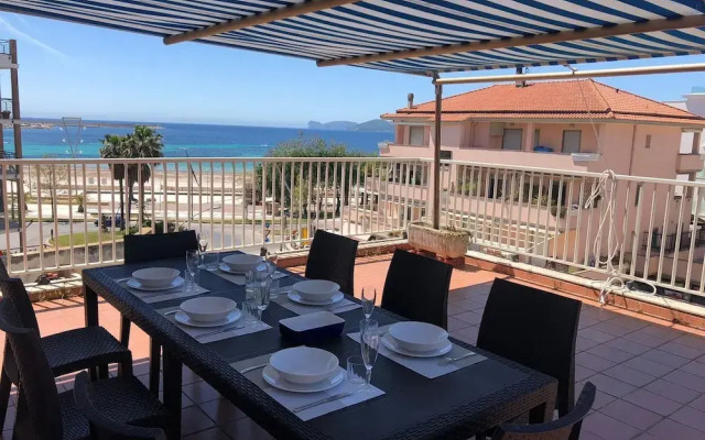 Alghero, Lighthouse Penthouse with sea view and beach front