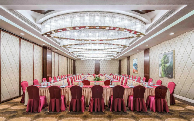 Golden Eagle Summit Hotel Kunming
