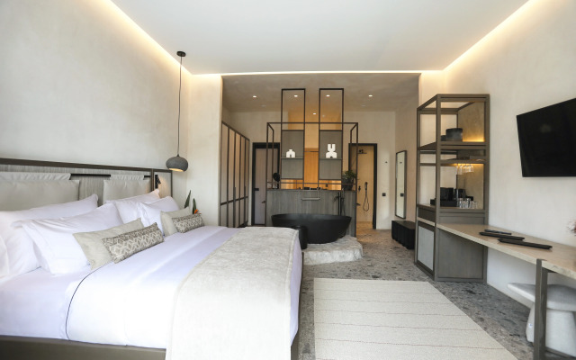 Aeonic Suites and Spa