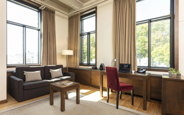 Hotel 71 by Preferred Hotels & Resorts