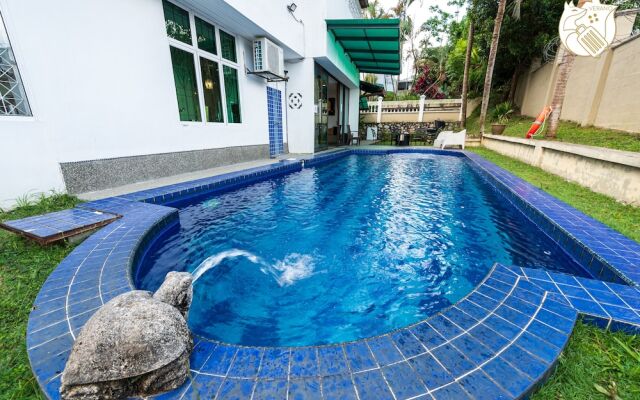 6BR Ampang Pool Villa 26P with Garden