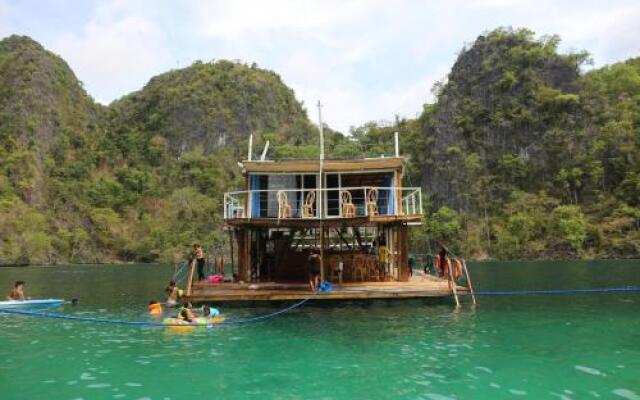 Paolyn Floating House Restaurant