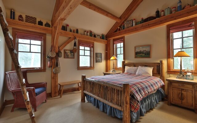 Mountain Village Marvel w/ Hot Tub & Home Gym!