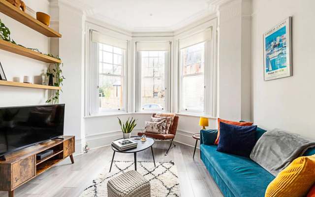 Stylish Hideaway Flat at Milton Park Highgate