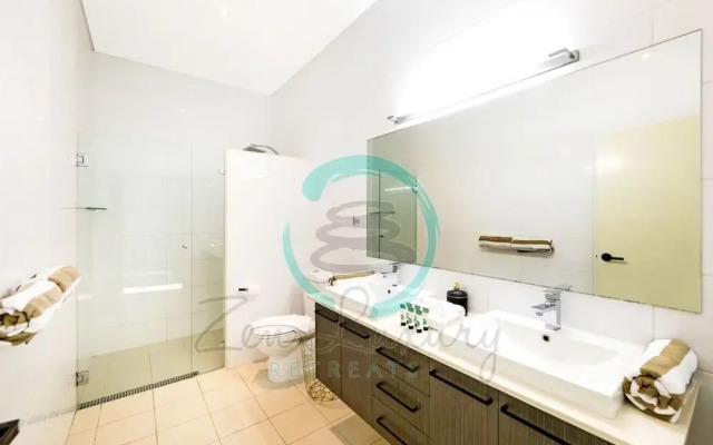 Luxurious Cozy Retreat Pool Office Parking