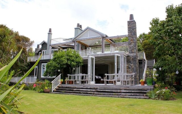 970 Lonely Bay Lodge