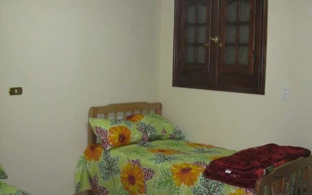 Three Bedroom Apartment With Pyramids View