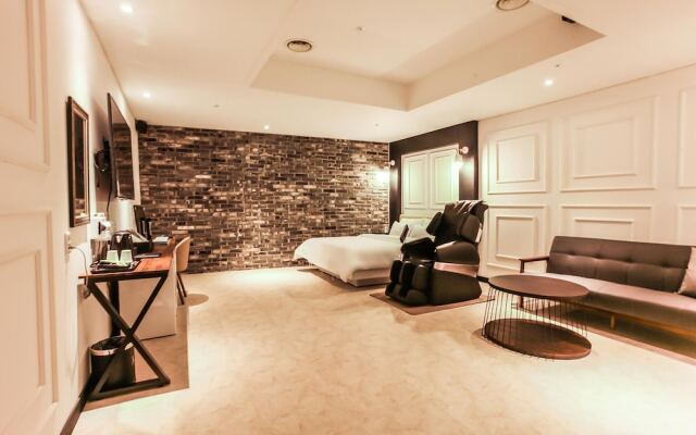 Rio Tourist Hotel