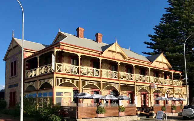 Anchorage Seafront Hotel