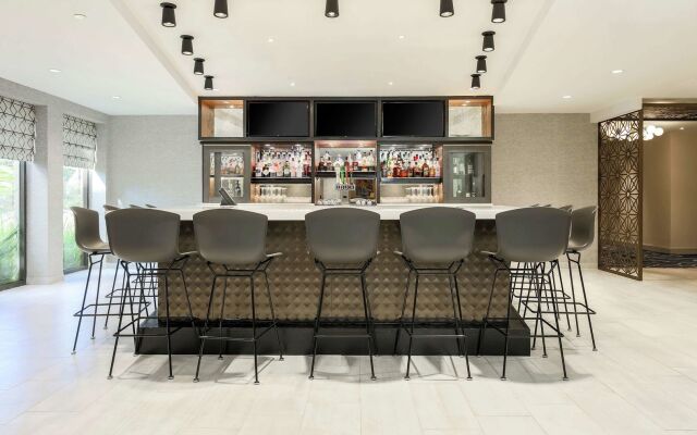 DoubleTree by Hilton Austin - University Area