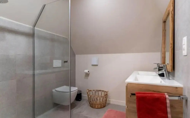 Beautiful Holiday Home in Vlaanderen With Shared Pool
