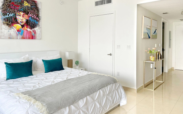 Cesar Suites at Icon Brickell Miami