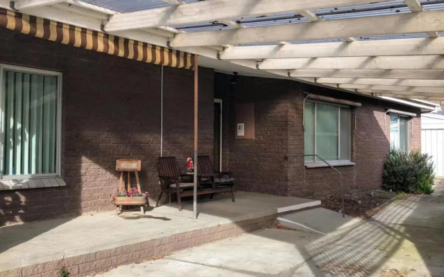 Rosebud Beachhouse Across from Beach