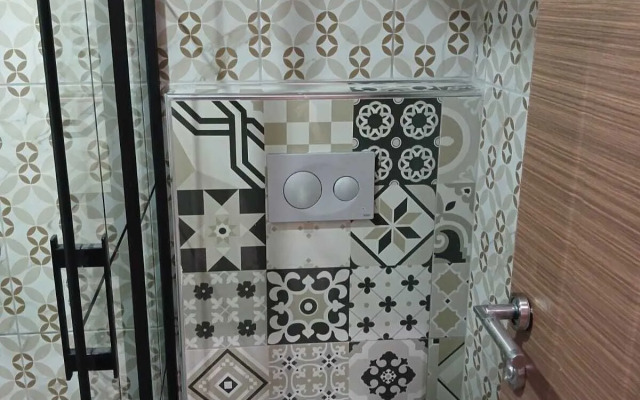 The Nar Suit & Apart